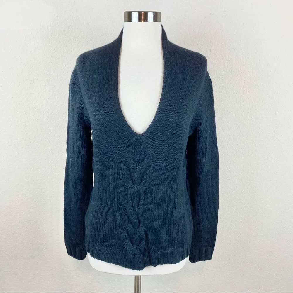 Banana Republic Black Knit V-Neck Long Sleeve Sweater
